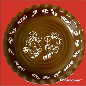 Iced gingerbread man pie plate holidays